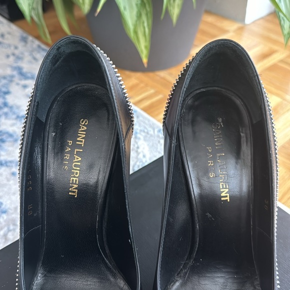 Saint Laurent Pointed Toe Pumps - Picture 4 of 9